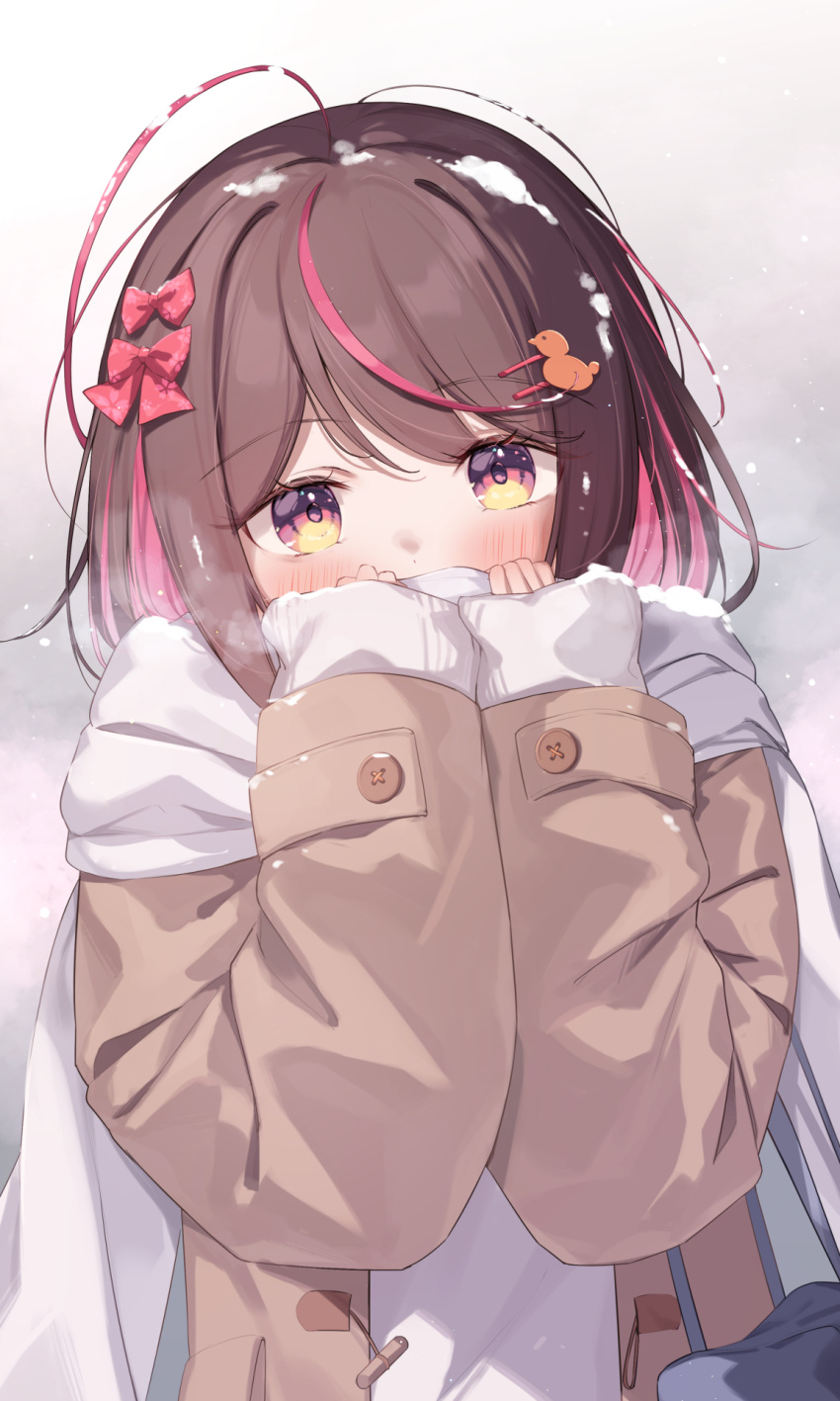 1girl ahoge bag blush bow brown_coat brown_hair coat colored_inner_hair hair_bow hair_ornament hairclip highres long_sleeves looking_at_viewer multicolored_hair open_clothes open_coat original pink_hair red_bow saboten_mushi scarf short_hair solo upper_body white_scarf yellow_eyes