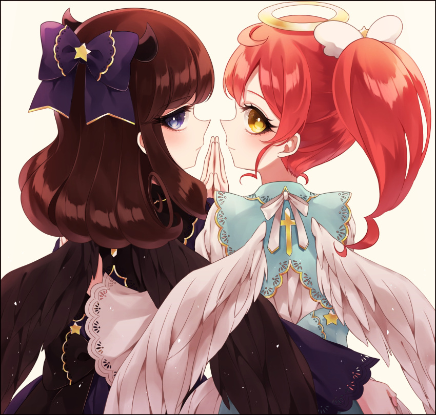 2girls angel_and_devil ao_(ao0_0nemu) bad_id bad_pixiv_id black_horns black_wings blue_bow blue_eyes bow brown_hair closed_mouth cross demon_horns feathered_wings from_behind hair_bow halo hand_on_hand hand_up highres horns kurosu_aroma long_hair long_sleeves looking_at_viewer looking_back multiple_girls ponytail pretty_series pripara redhead ribbon shiratama_mikan simple_background white_ribbon white_wings wide_sleeves wings yellow_eyes yellow_halo