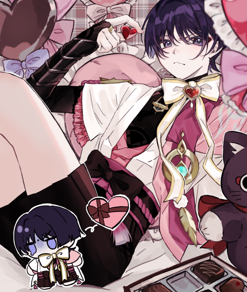 1boy bishounen bow box closed_mouth cowboy_shot genshin_impact heart-shaped_box highres looking_at_viewer male_focus niko_pmpm pink_bow purple_hair scaramouche_(cat)_(genshin_impact) scaramouche_(genshin_impact) short_hair shorts simple_background solo valentine violet_eyes vision_(genshin_impact) white_bow
