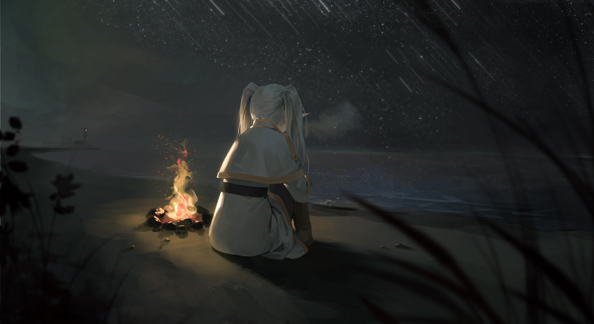 1girl absurdres beach campfire capelet commentary_request elf fire frieren highres knees_up korean_commentary long_sleeves midfinger night ocean outdoors pointy_ears robe sand sitting solo sousou_no_frieren star_(sky) twintails white_capelet white_hair white_robe