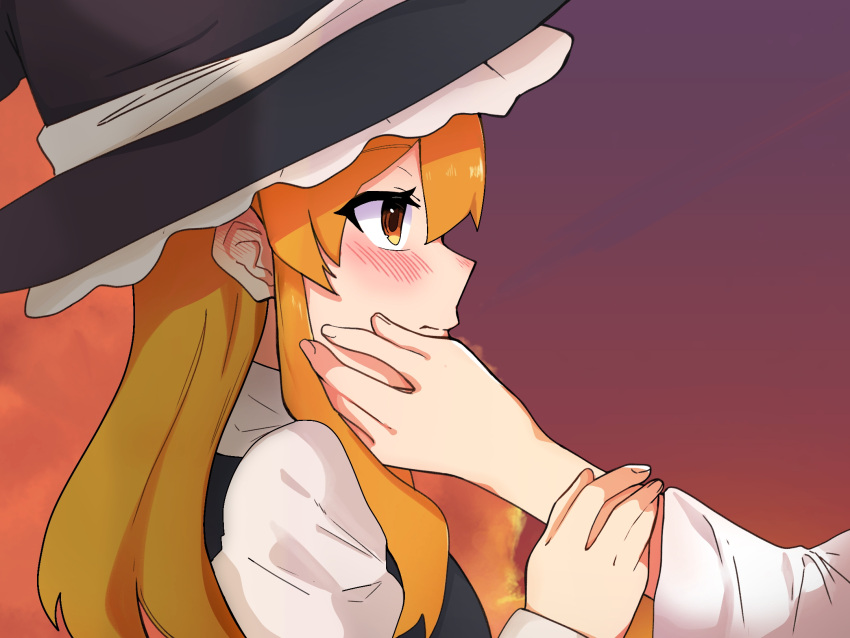 2girls black_hat blonde_hair blush clouds commentary embarrassed evening hakurei_reimu hat highres kirisame_marisa long_hair momo_ga_suki_desu multiple_girls outdoors touhou witch_hat yellow_eyes yuri