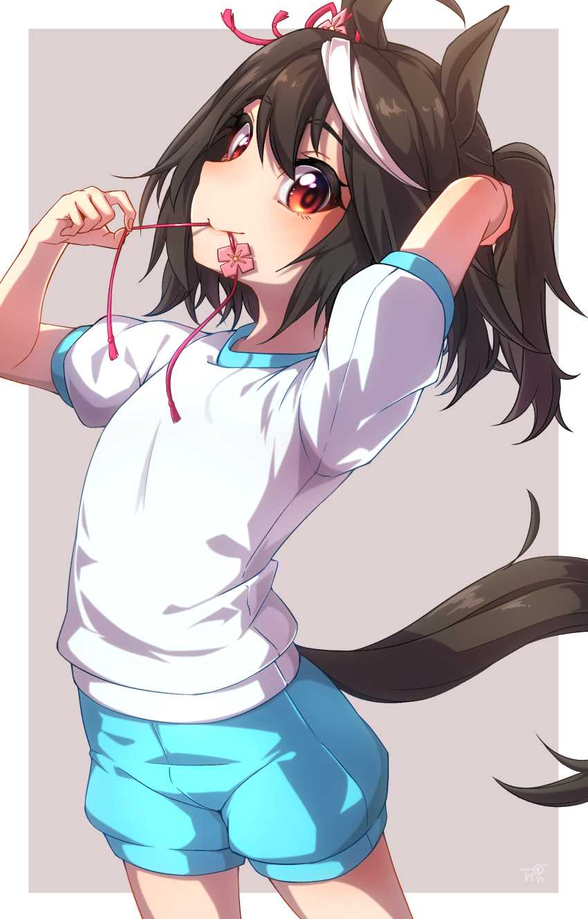 1girl absurdres adjusting_hair aged_down ahoge alternate_costume animal_ears arms_behind_head blush breasts closed_mouth commentary_request hair_between_eyes hair_ornament highres horse_ears horse_tail kitasan_black_(umamusume) red_eyes shorts simple_background small_breasts smile solo tail thin_(suzuneya) umamusume white_background