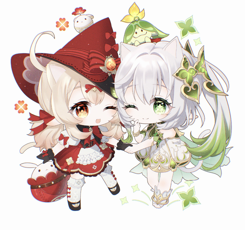 2girls ;) ;d absurdres ahoge animal_ears bare_shoulders black_footwear black_gloves blonde_hair bow bowtie bright_pupils brooch cape cat_ears cat_tail chibi clover clover_print contrapposto cross-shaped_pupils detached_sleeves dress dress_bow extra_ears four-leaf_clover frilled_dress frilled_sleeves frilled_thighhighs frills genshin_impact gloves gold_bracelet gold_trim green_cape green_eyes green_hair green_sleeves grey_hair hair_between_eyes hair_intakes hair_ribbon hat hat_ribbon highres holding_hands jewelry jumpy_dumpty kise_inaka klee_(blossoming_starlight)_(genshin_impact) klee_(genshin_impact) long_hair looking_at_viewer low_twintails mary_janes medium_hair multicolored_hair multiple_girls nahida_(genshin_impact) official_alternate_costume one_eye_closed pointy_ears puffy_short_sleeves puffy_sleeves red_bow red_bowtie red_dress red_eyes red_hat red_ribbon ribbon shirt shoes short_sleeves side_ponytail sidelocks simple_background sleeveless sleeveless_dress slime_(genshin_impact) smile standing standing_on_one_leg streaked_hair symbol-shaped_pupils tail thigh-highs toeless_footwear twintails two-tone_hair very_long_hair vision_(genshin_impact) white_background white_dress white_footwear white_pupils white_shirt white_thighhighs witch_hat