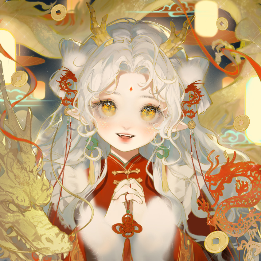 1girl absurdres bow-shaped_hair chinese_clothes chinese_commentary clouds coin commentary_request diamond_facial_mark double_bun dragon dragon_horns dress eastern_dragon eyelashes facial_mark fangs fingernails flower_knot forehead forehead_mark fur-trimmed_robe fur-trimmed_sleeves fur_trim hair_bun hanfu highres holed_coin horns interlocked_fingers lantern light_blush light_particles lipstick long_hair long_sleeves looking_at_viewer makeup mugoa_mugo night night_sky open_mouth original outdoors own_hands_clasped own_hands_together paper_lantern parted_bangs pink_lips red_dress red_hanfu robe sidelocks sky sleeves_past_wrists slit_pupils smile solo star_(sky) starry_sky tassel teeth upper_body upper_teeth_only wavy_hair white_hair wide_sleeves yellow_eyes yellow_horns