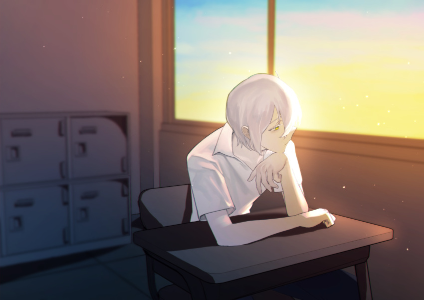 1boy absurdres chinese_commentary classroom closed_mouth collared_shirt colored_eyelashes commentary_request elbow_on_table head_rest highres indoors kyoko_(akakikyoko) male_focus on_chair original shirt short_hair sitting solo white_hair white_shirt yellow_eyes