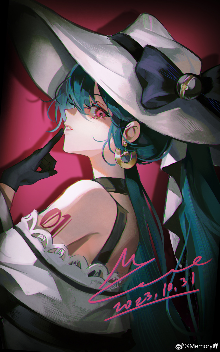 1girl absurdres bare_shoulders black_bow black_choker black_dress black_gloves blue_hair bow bra_strap chinese_commentary choker commentary_request dark_miku_(project_voltage) dated dress earrings eyelashes finger_to_mouth from_behind gloves gold_earrings hat hat_belt hat_bow hatsune_miku highres hoop_earrings jewelry lace-trimmed_sleeves lace_trim long_hair long_sleeves looking_at_another looking_at_viewer mie_haha number_tattoo off-shoulder_dress off_shoulder parted_lips pink_lips pokemon project_voltage red_background red_eyes shoulder_tattoo signature simple_background solo sun_hat tattoo teeth twintails upper_body vignetting vocaloid weibo_watermark white_hat