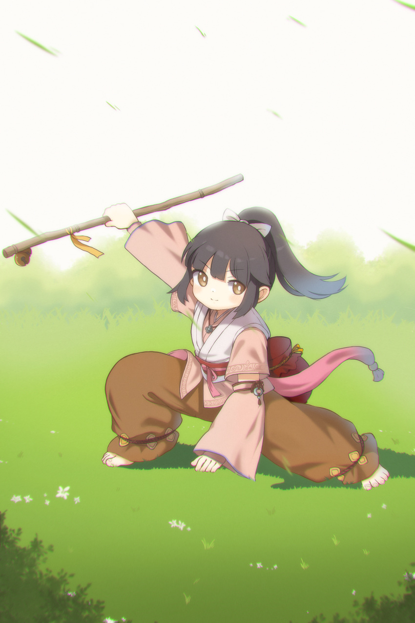 1girl absurdres barefoot black_hair bow chinese_commentary closed_mouth commentary_request full_body hair_bow highres holding holding_stick jianxia_qingyuan_(series) jianxia_qingyuan_online_3 kuma-bound medium_hair on_grass outdoors ponytail smile solo stick toes white_bow yellow_eyes