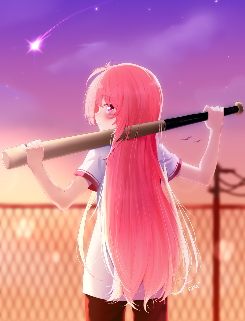 1girl absurdres ahoge angel_beats! artist_name backlighting baseball_bat blurry blurry_background blush closed_mouth commentary cowboy_shot felixkohai fence from_behind gym_uniform hair_down hands_up highres holding holding_baseball_bat long_hair looking_at_viewer looking_back official_alternate_costume pink_eyes pink_hair profile shirt shooting_star short_sleeves sideways_glance solo straight_hair twilight very_long_hair w_arms white_shirt yui_(angel_beats!)