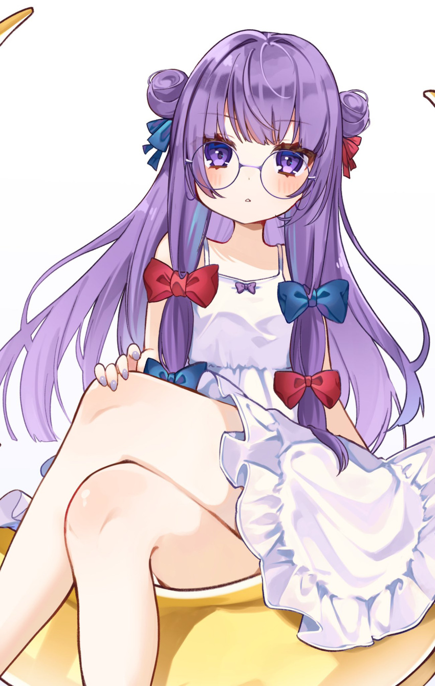 1girl alternate_costume bespectacled blue_bow blush bow commentary_request crossed_legs double_bun dress glasses hair_bow hair_bun highres long_hair looking_at_viewer multiple_hair_bows no_headwear patchouli_knowledge purple_hair purple_nails red_bow round_eyewear sleeveless sleeveless_dress solo thighs touhou very_long_hair violet_eyes white_dress yuineko