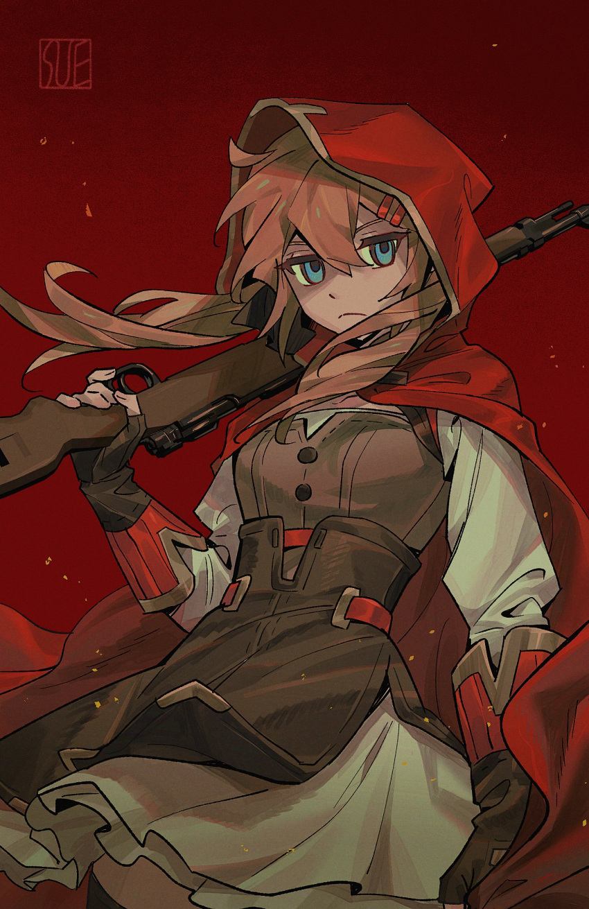 1girl armor black_thighhighs blue_eyes brown_hair capelet cloak closed_mouth fingerless_gloves gloves gun hair_between_eyes hair_ornament hairclip highres holding holding_gun holding_weapon hood hood_up hooded_cloak leather_armor long_sleeves original red_background red_capelet red_cloak rifle shirt skirt solo sue_mico thigh-highs weapon white_shirt zettai_ryouiki