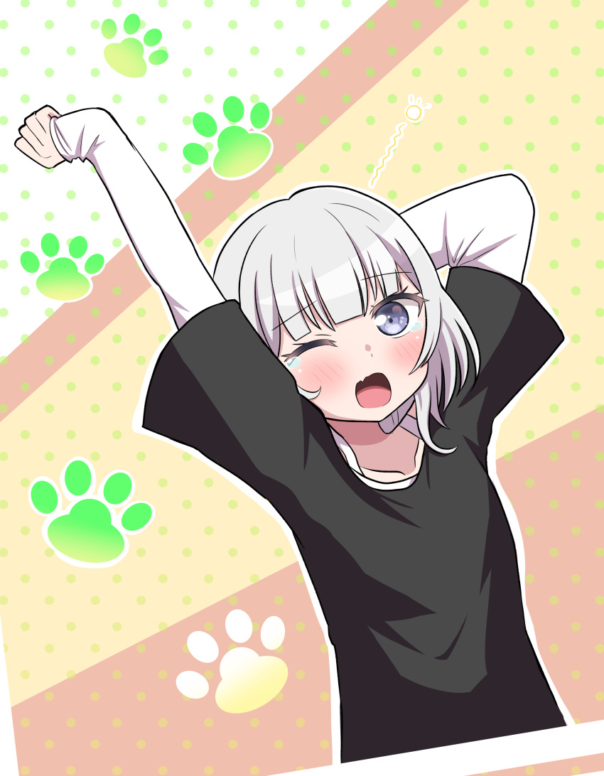 1girl absurdres bang_dream! bang_dream!_it's_mygo!!!!! black_shirt blue_eyes blush collarbone commentary fang highres kana_(user_wyka3887) kaname_raana layered_sleeves long_sleeves looking_at_viewer one_eye_closed open_mouth outline paw_print paw_print_background polka_dot polka_dot_background shirt short_hair short_over_long_sleeves short_sleeves skin_fang sleeves_past_wrists solo stretching white_hair white_outline white_shirt