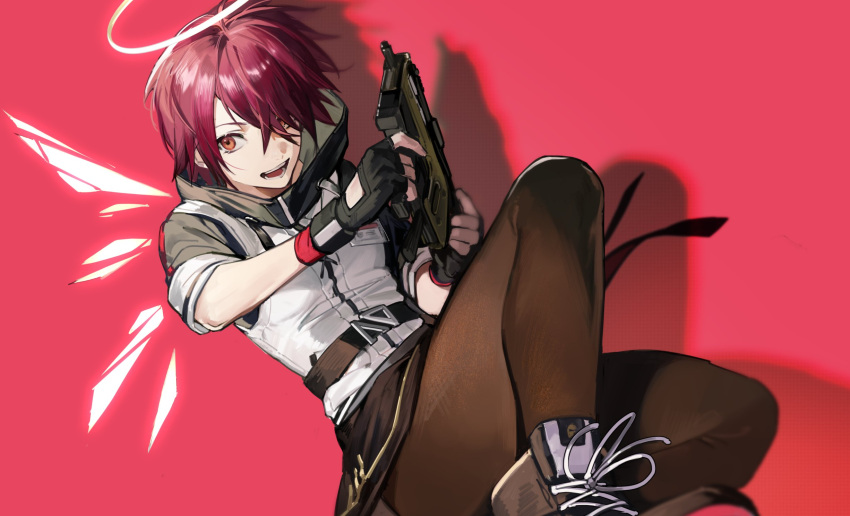 1girl arknights black_gloves black_jacket black_pants blunt_bangs bokyo commentary detached_wings exusiai_(arknights) gloves gun hair_over_one_eye highres holding holding_gun holding_weapon jacket kriss_vector open_mouth orange_eyes pants red_background redhead shoes short_hair short_sleeves simple_background solo submachine_gun vest weapon white_vest wings