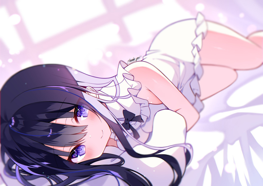 1girl bare_legs bare_shoulders bed black_hair black_ribbon blush closed_mouth commission dress hair_between_eyes head_on_pillow highres hugging_object loli long_hair looking_at_viewer lying on_bed on_side pillow pillow_hug purple_hair ribbon skeb_commission sleeveless sleeveless_dress smile solo suisei_1121 thighs violet_eyes white_dress