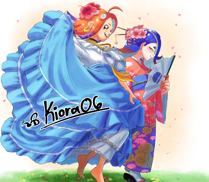 2girls alternate_costume artist_name bead_necklace beads blue_dress blue_hair closed_mouth colored_tips commentary dress eyelashes flower folding_fan frilled_dress frills gold_necklace hair_flower hair_ornament hair_stick hand_fan highres holding holding_fan japanese_clothes jewelry kimono kiora06 layered_dress long_hair multicolored_hair multiple_girls necklace octoling octoling_girl octoling_player_character on_grass open_mouth orange_hair pink_flower red_eyes sandals short_eyebrows smile splatoon_(series) splatoon_3 standing tabi tentacle_hair thick_eyebrows twitter_username