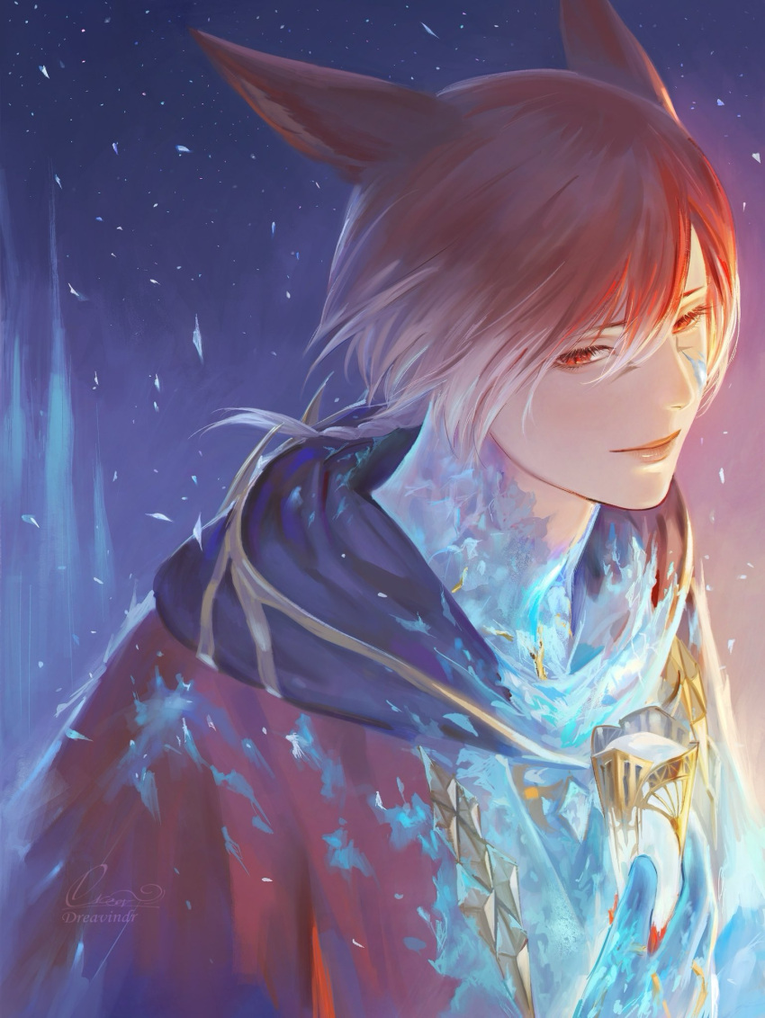 1boy animal_ears artist_name braid cat_ears commentary crystal_exarch crystallization dreavindr final_fantasy final_fantasy_xiv g'raha_tia gradient_hair half-closed_eyes hand_up highres holding hood hood_down hooded_robe ice_crystal looking_to_the_side male_focus material_growth miqo'te multicolored_hair outdoors purple_sky red_eyes red_robe redhead robe shards short_hair sideways_glance signature single_braid sky slit_pupils smile solo symbol-only_commentary two-tone_hair upper_body white_hair