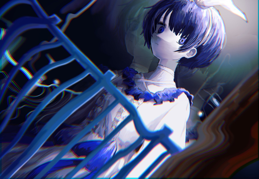 1girl blue_eyes blue_ribbon bow closed_mouth distortion dress expressionless fence fm0ke frilled_dress frills hair_bow hairband highres indie_utaite looking_at_viewer pale_skin recurring_image ribbon short_hair solo unnamed_girl_(x0o0x) utaite wavy_background white_bow white_dress white_hairband