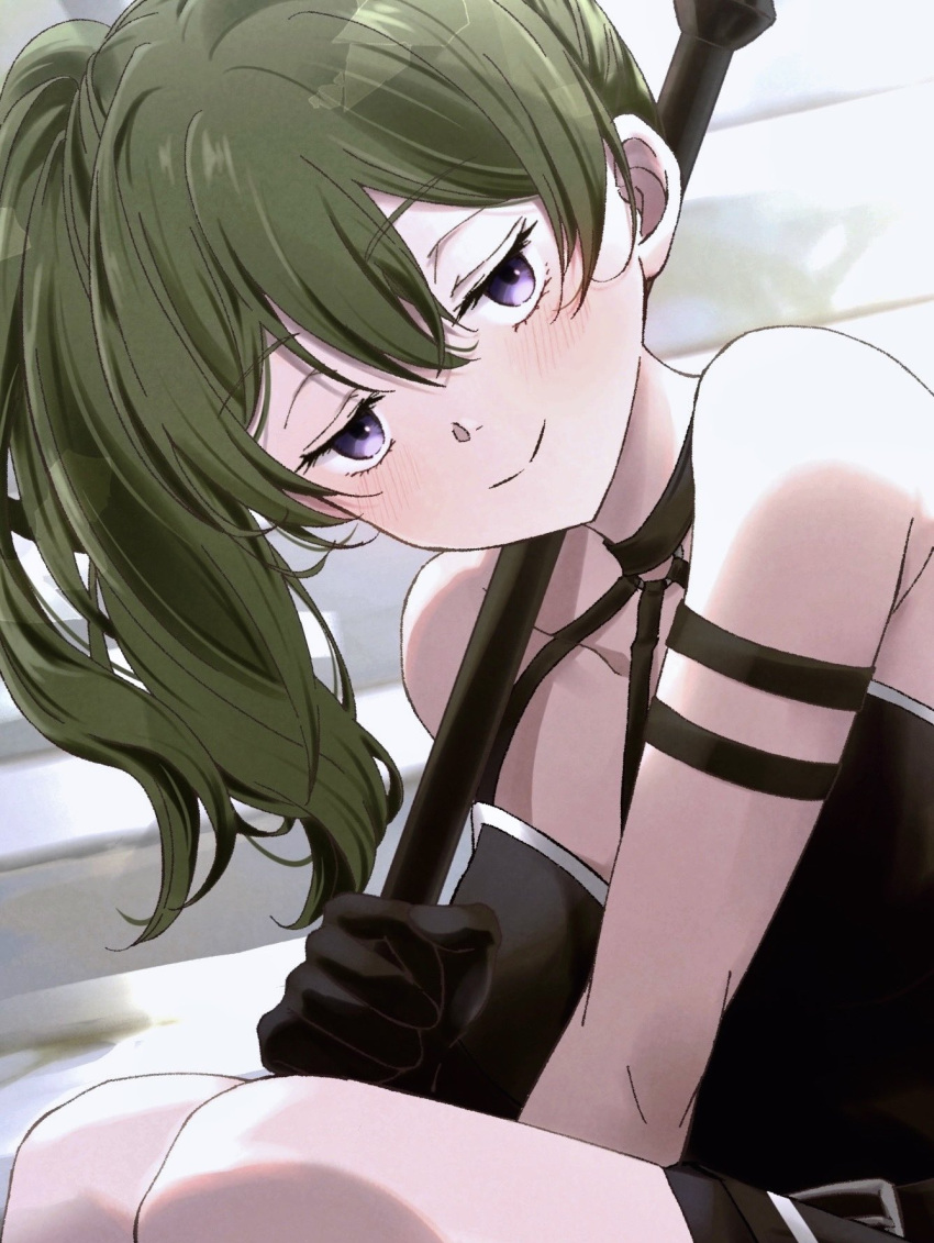 1girl arm_strap belt belt_buckle black_belt black_dress black_gloves blush breasts buckle closed_mouth collarbone commentary_request double-parted_bangs dress eyelashes gloves green_hair hair_between_eyes highres holding holding_staff long_bangs long_hair looking_at_viewer looking_to_the_side mage_staff omichi_1219 side_ponytail sleeveless sleeveless_dress smile solo sousou_no_frieren staff thighs turning_head ubel_(sousou_no_frieren) violet_eyes