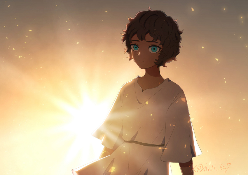 1boy aged_down armor arms_at_sides backlighting black_hair black_shirt blue_eyes brown_hair chainmail child closed_mouth curly_hair dark-skinned_male dark_skin dungeon_meshi frown hc1l_627 highres kabru leather_armor light_particles long_sleeves looking_at_viewer male_focus pauldrons shirt short_hair short_sleeves shoulder_armor single_pauldron sky solo sun sunlight twilight twitter_username upper_body white_tunic