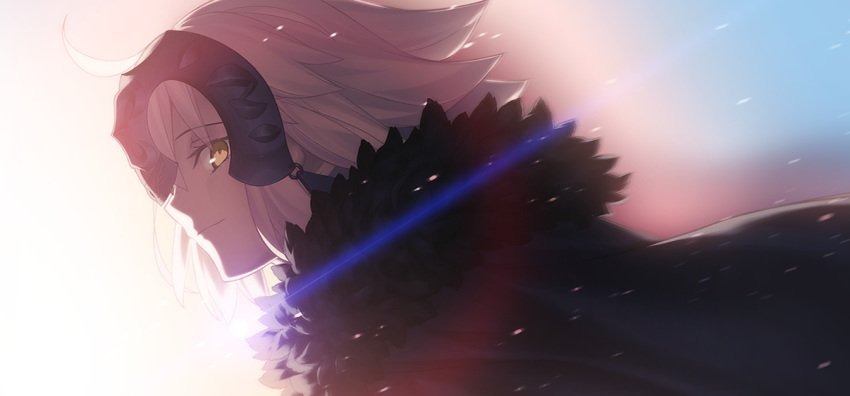 1girl ahoge black_cape cape fate/grand_order fate_(series) fur-trimmed_cape fur_trim game_cg grey_hair headpiece jeanne_d'arc_alter_(fate) lens_flare looking_at_viewer official_art short_hair smile solo takeuchi_takashi white_hair yellow_eyes