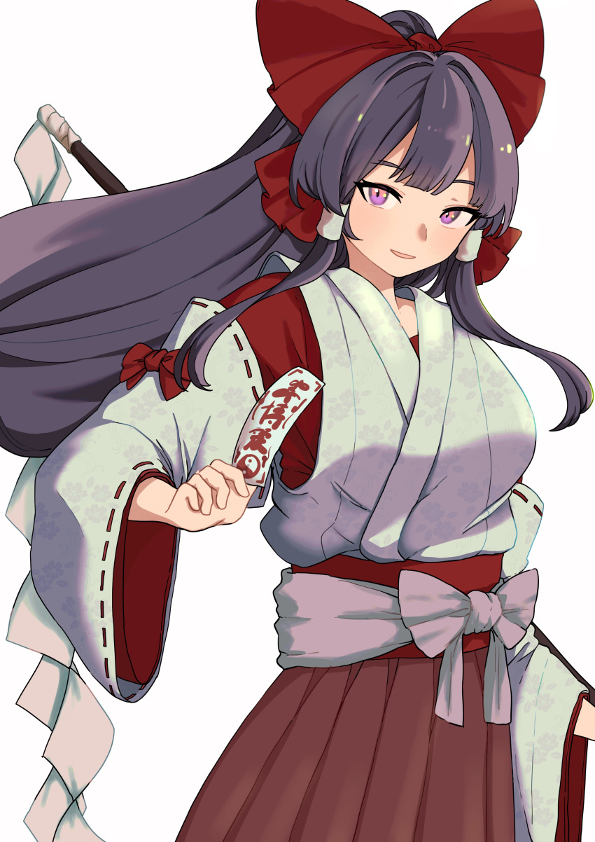 1girl absurdres blunt_bangs bow breasts commentary_request detached_sleeves gohei hair_bow hair_ribbon hair_tubes hakama hakama_skirt hakurei_reimu hakurei_reimu_(pc-98) highres holding holding_gohei holding_ofuda japanese_clothes kimono long_hair looking_at_viewer medium_breasts mesuosushi miko ofuda parted_lips pleated_skirt purple_hair red_bow red_ribbon red_skirt ribbon sash sidelocks simple_background skirt solo touhou touhou_(pc-98) very_long_hair violet_eyes white_background white_footwear white_kimono white_sash