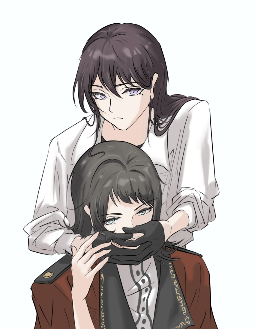 2girls bang_dream! bang_dream!_it's_mygo!!!!! black_gloves black_hair blue_eyes borrowed_clothes capelet chinese_commentary commentary_request covering_another's_mouth gloves hair_between_eyes highres jacket long_hair medium_hair mole mole_under_eye multicolored_hair multiple_girls red_capelet roots_(hair) shiina_taki shirt side_ponytail sidelocks simple_background timoris_(bang_dream!) violet_eyes white_background white_jacket white_shirt yahata_umiri yuri zih_ii