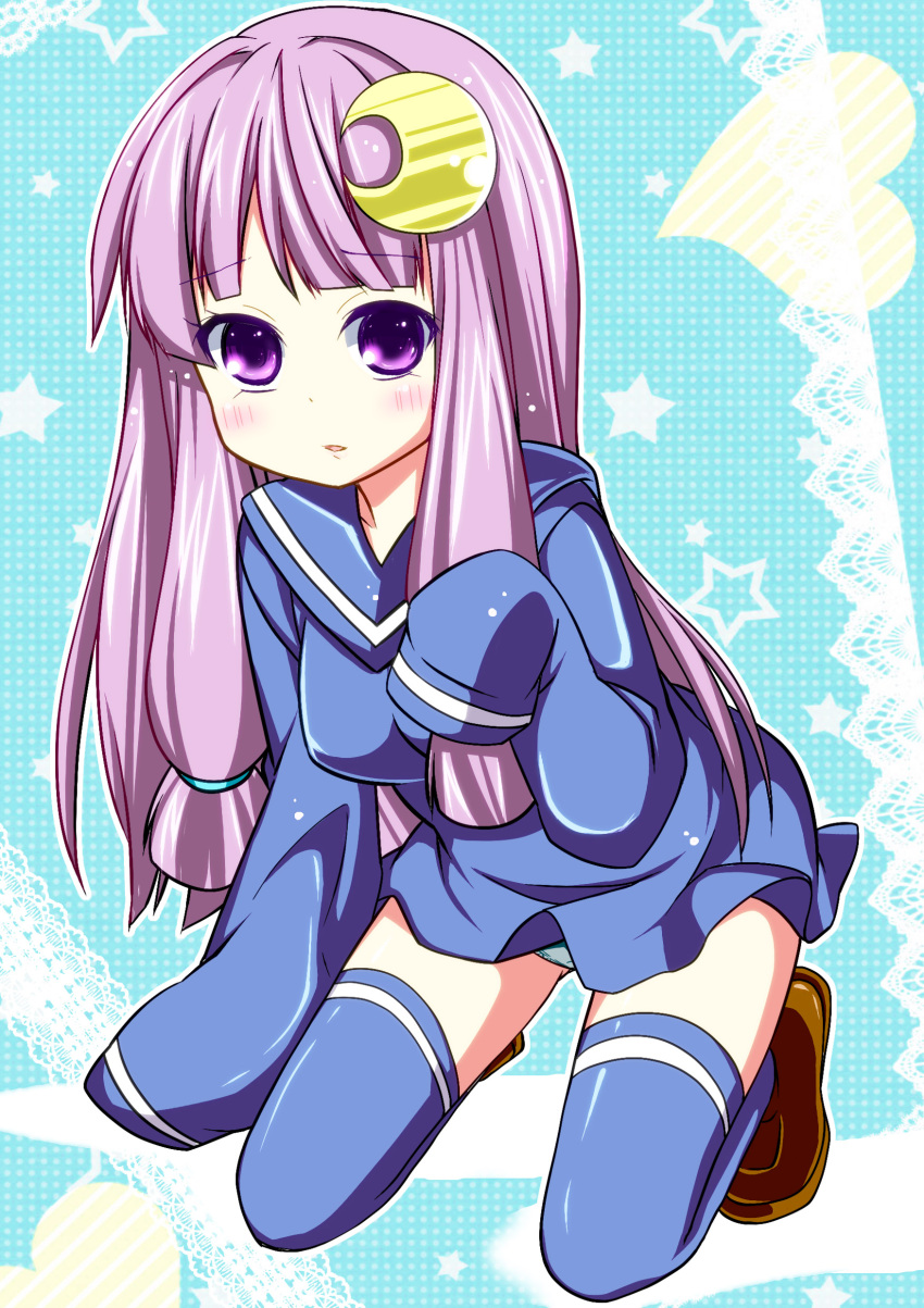 absurdres cosplay crescent highres imaichi_moenai_ko imaichi_moenai_ko_(cosplay) kobe_shinbun long_hair patchouli_knowledge purple_eyes purple_hair rioshi sleeves_past_wrists solo thighhighs touhou violet_eyes