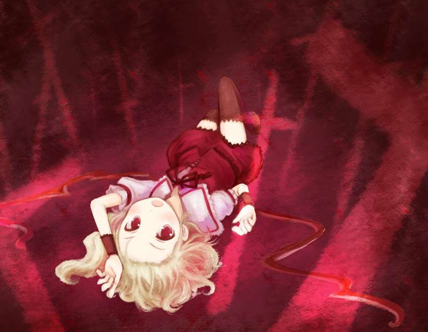 fang flandre_scarlet looking_at_viewer mugi_(banban53) on_back red red_eyes thigh-highs thighhighs touhou upside-down wings