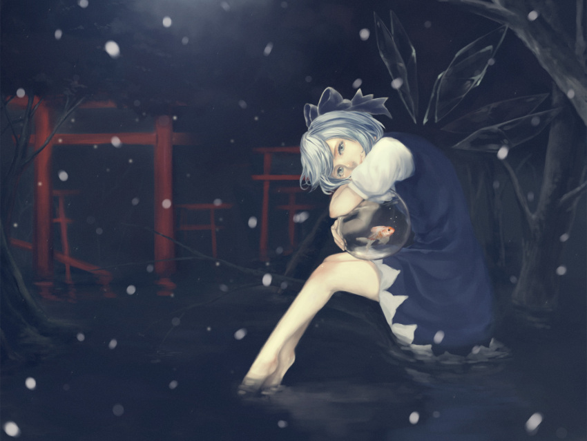 bad_id barefoot blue_eyes blue_hair cirno feet_in_water fish fish_bowl fishbowl goldfish highres ice ice_wings perfect_cherry_blossom porigon short_hair snow soaking_feet solo torii touhou water wings