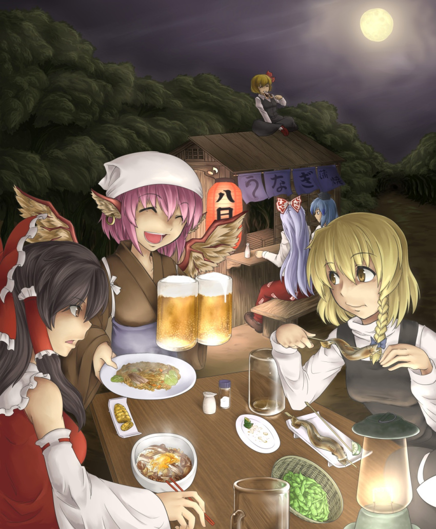 beer black_hair blonde_hair blue_eyes bow cup earrings eel food food_stand fujiwara_no_mokou hair_bow hakurei_reimu head_scarf highres japanese_clothes jewelry kamishirasawa_keine kirisame_marisa moon mug mystia_lorelei night okamisty pink_hair rumia table tasuki toritora touhou white_hair wings yatai