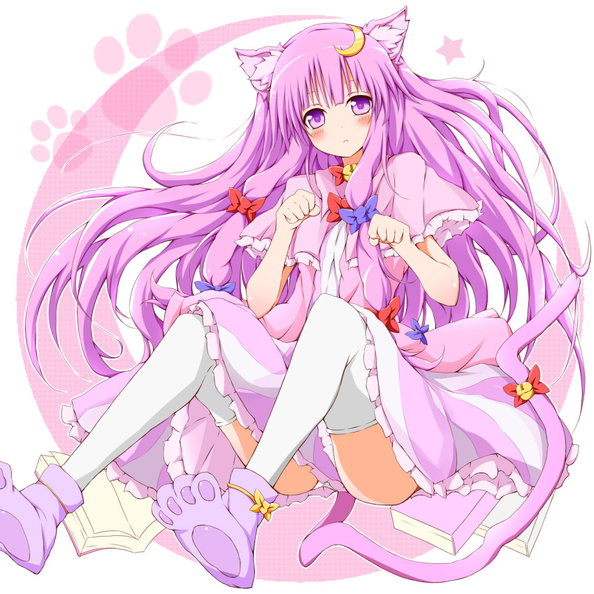 animal_ears bell between_legs blush bow cat_ears cat_tail crescent hair_bow highres karamoneeze kemonomimi_mode long_hair no_hat no_headwear outline patchouli_knowledge paw_pose paw_print purple_eyes purple_hair solo star tail tail_bell tail_between_legs thigh-highs thighhighs touhou violet_eyes white_legwear