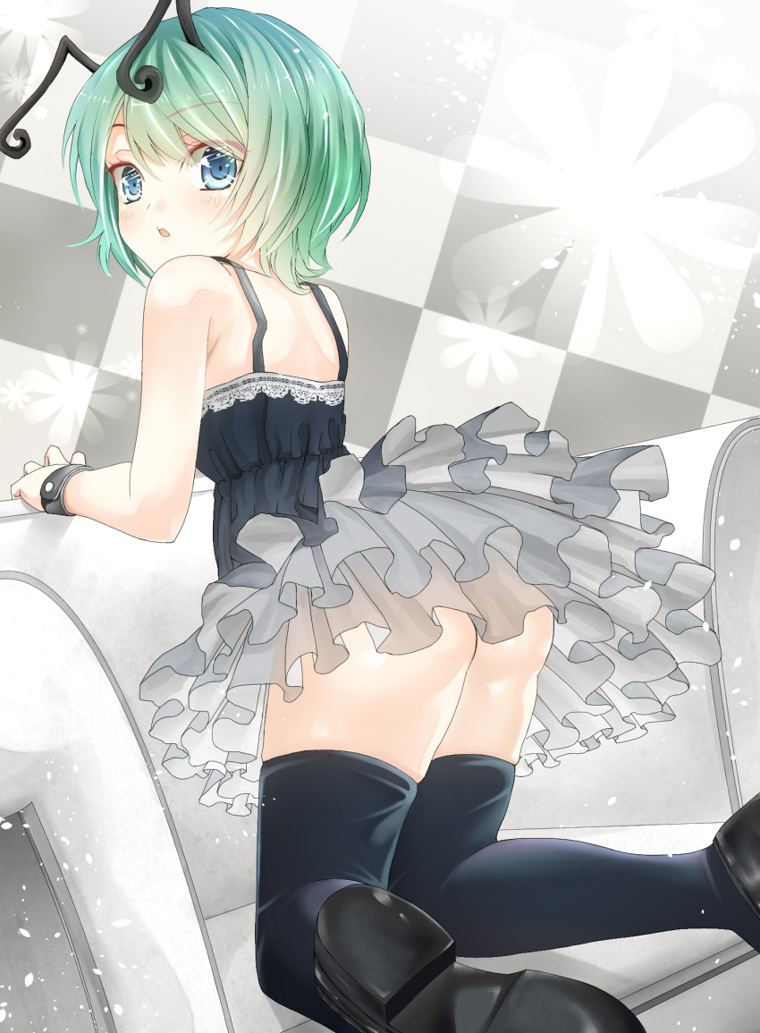alternate_costume antennae ass bare_shoulders black_legwear blue_eyes checkered checkered_background couch dress from_behind green_hair highres looking_back mikoma_sanagi shoes short_hair solo thigh-highs thighhighs touhou wriggle_nightbug