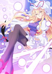 yakumo yukari from touhou by minoru