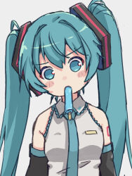 hatsune miku from vocaloid by akayama yukihe