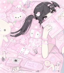 hello kitty (character) from hello kitty