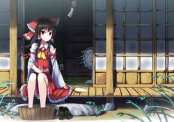 hakurei reimu from touhou by toritori (yakitoriya)
