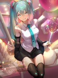 hatsune miku from vocaloid by akatsuki rokino