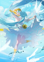 hatsune miku from vocaloid by kamatoyu