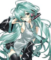 hatsune miku from vocaloid by hynn0x x