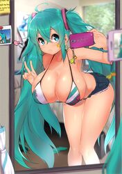 hatsune miku from vocaloid by magister (medical whiskey)