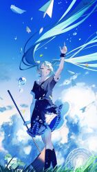 hatsune miku from vocaloid by yuzuha wasa