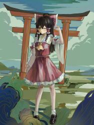 hakurei reimu from touhou