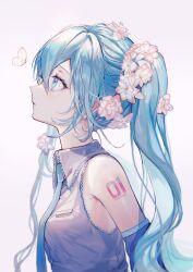 hatsune miku from vocaloid by pipi
