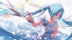 hatsune miku from vocaloid by kin toki