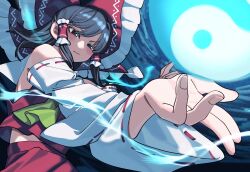hakurei reimu from touhou
