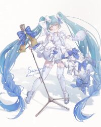 hatsune miku from vocaloid