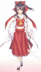 hakurei reimu from touhou