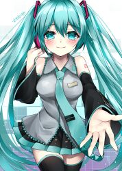 hatsune miku from vocaloid by omoomomo