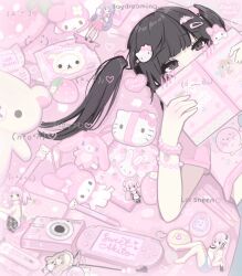 hello kitty (character) from hello kitty
