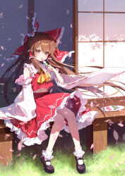 hakurei reimu from touhou