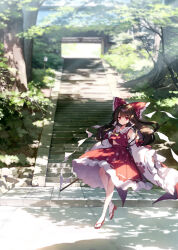 hakurei reimu from touhou by ke-ta